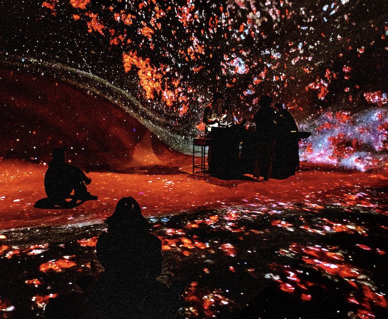 Alliance Cosmique — silhouettes et projections