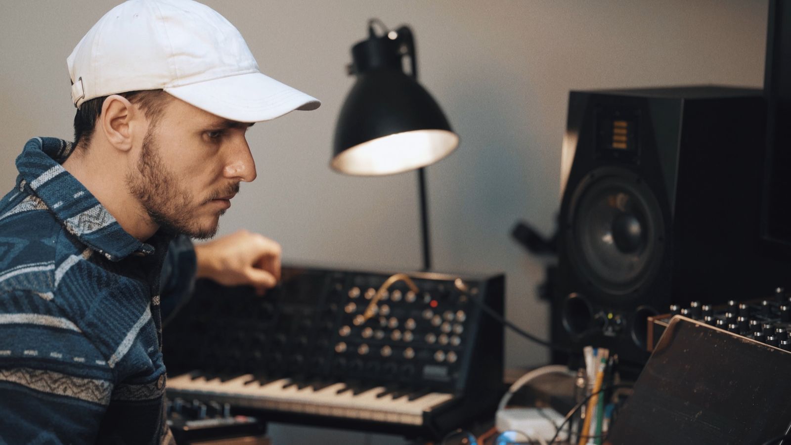Antoine en studio — synthétiseurs
